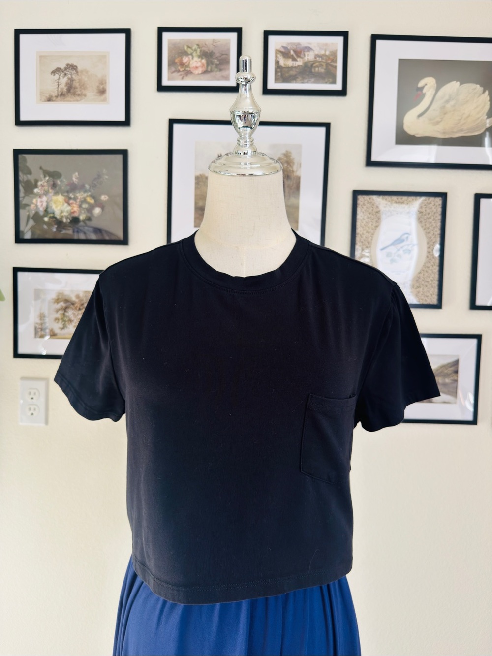 Better Be Black Short Sleeve Crop Tee with Pocket